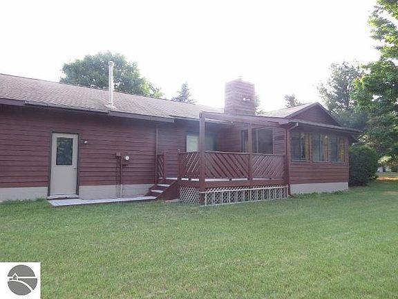 5th image of 7392 Meadow Ln