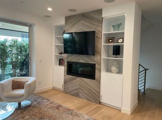 10419 Pandora Ct, Los Angeles, CA 90025