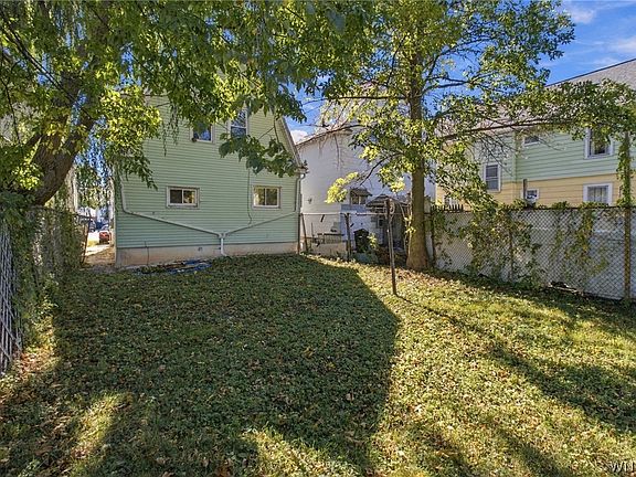 5th image of 386 Esser Ave