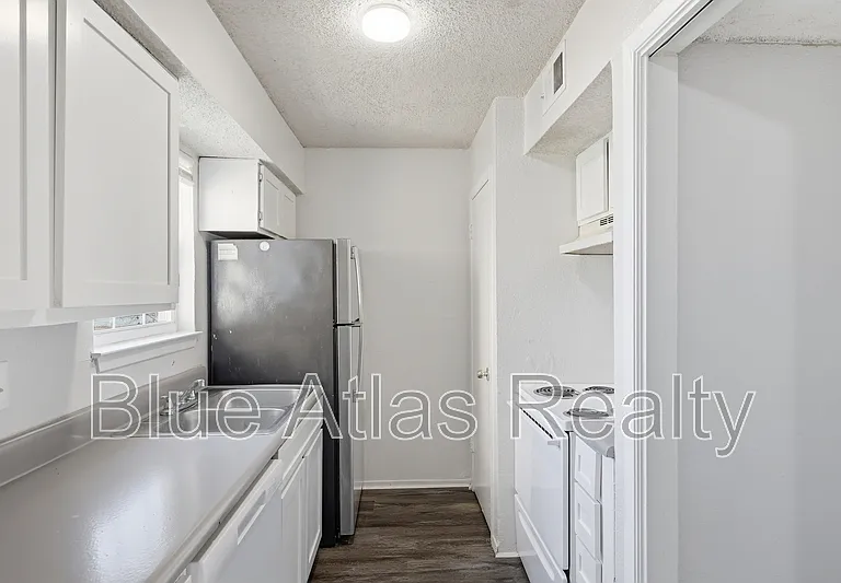 8030 Cambridge Cir #A — Photo 3