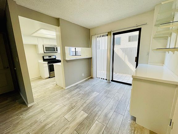 5th image of 638 E Tujunga Ave #C