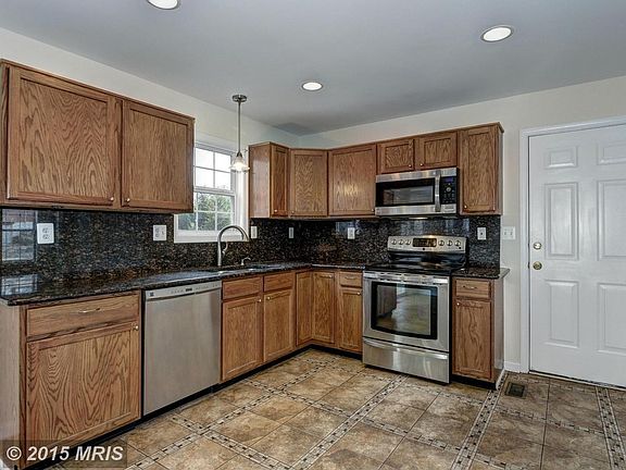 Gourmet Eat-In Kitchen