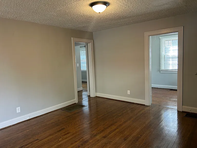 2300 Sharondale Dr — Photo 9