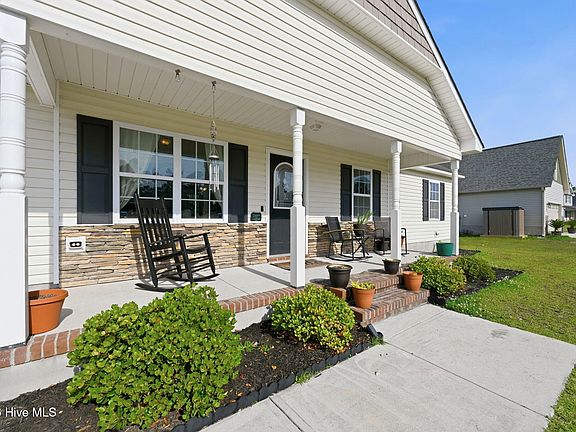 4th image of 305 Basil Court