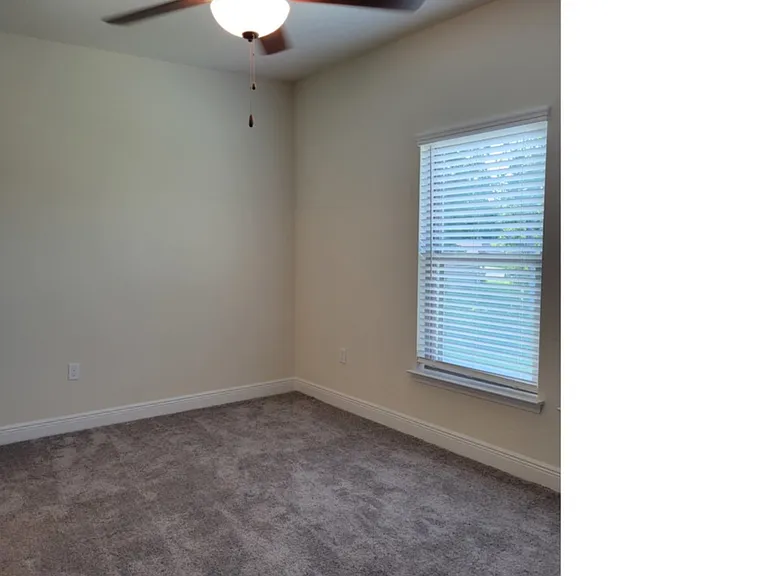 5061 Peach Dr — Photo 4