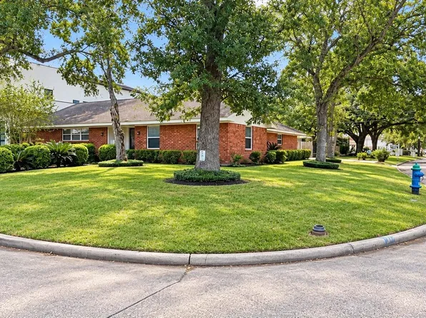 3102 Newcastle Dr, Houston, TX 77027