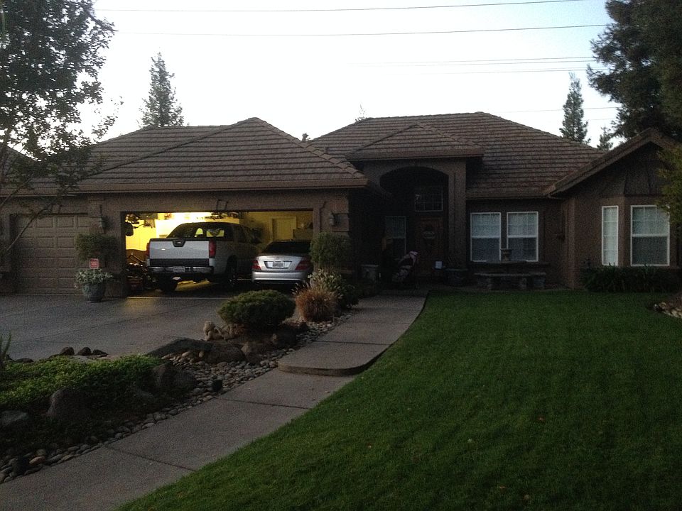 2nd image of 44 River Pointe Way