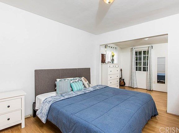 5th image of 15918 Cantlay St