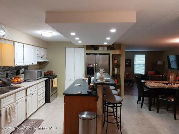 14371 Rialto Ave, Brooksville, FL 34613