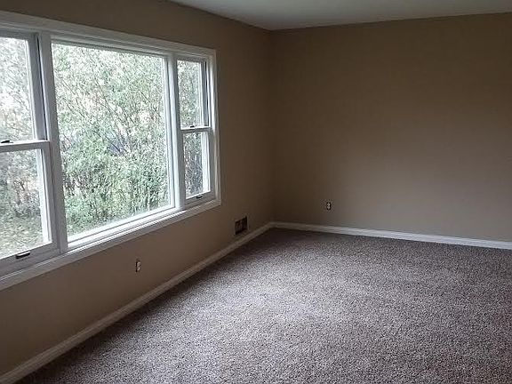 5th image of 1420 Parkview Ln NE