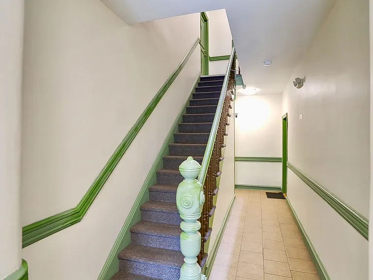 275 Webster Ave #2 — Photo 11
