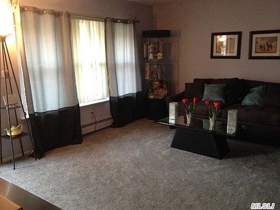 5th image of 124 Singingwood Dr