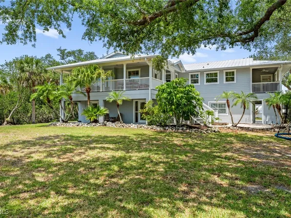 18250 Parkridge Ct, Fort Myers, FL 33908