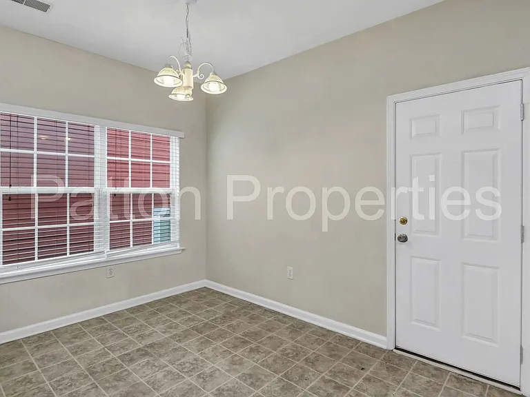 429 S Pickens St — Photo 9
