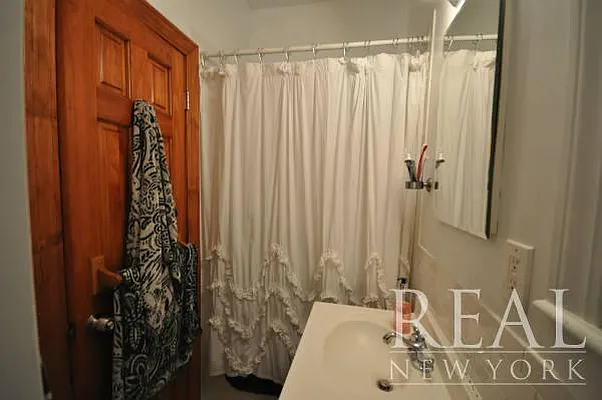 Rented by REAL New York | media 19