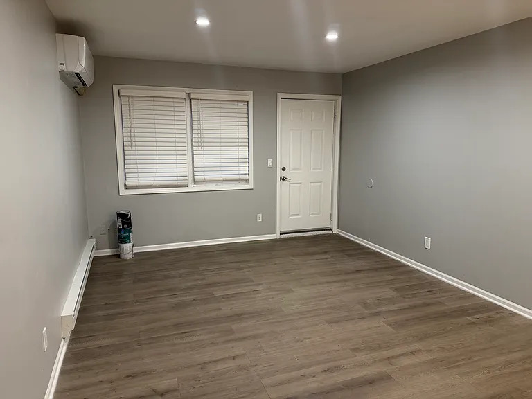 1187 N Farnsworth Ave — Photo 4