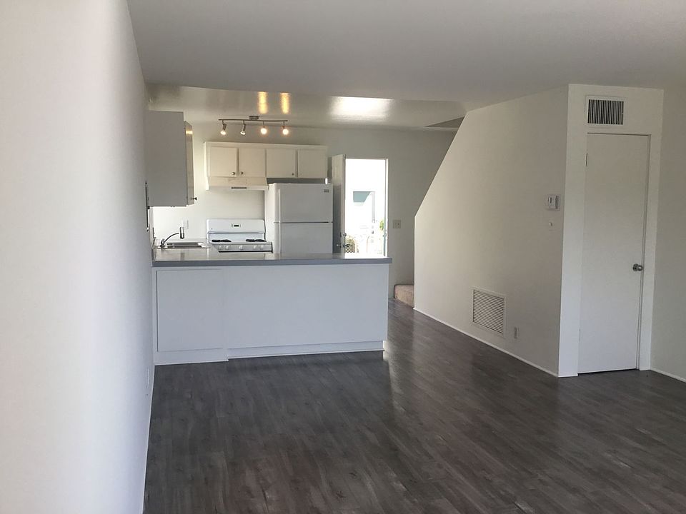 1st image of 3030 Waverly Dr Unit 7