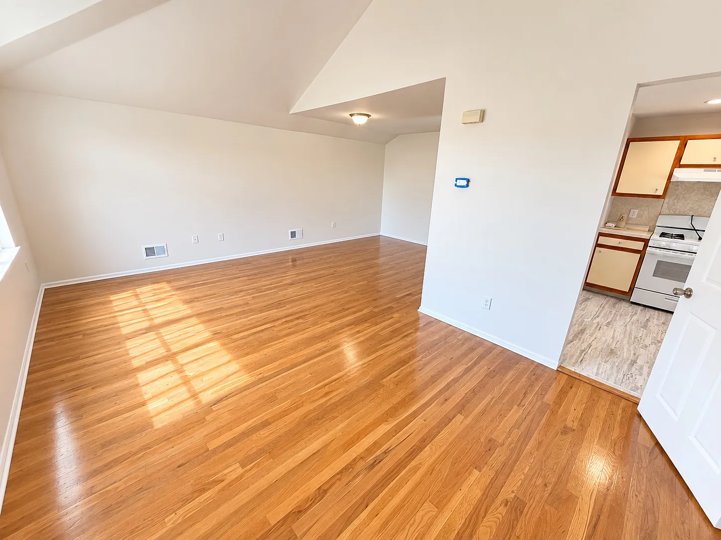 2 bed, $2,800 — Photo 2