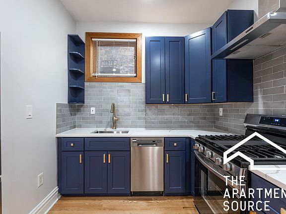 5th image of 533 W Wrightwood Ave #2R