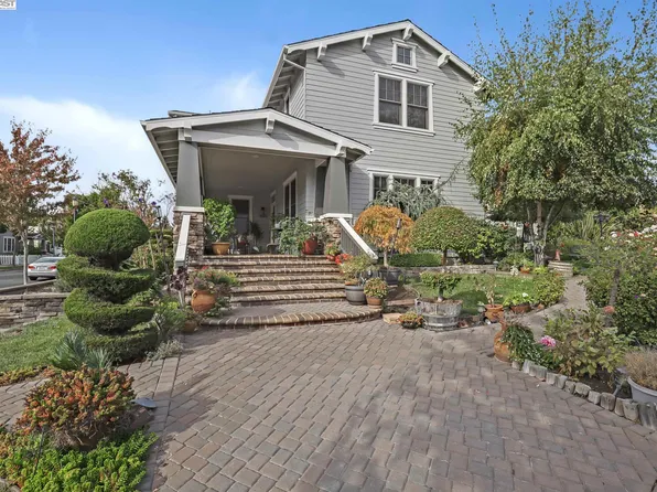 1045 Park St, Hercules, CA 94547