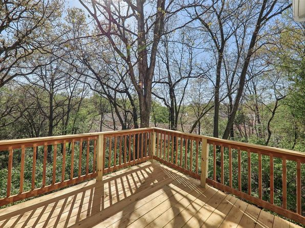 404 Arbor Spring Dr, Ballwin, MO 63021
