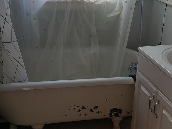 3rd image of 75 Easton St #3