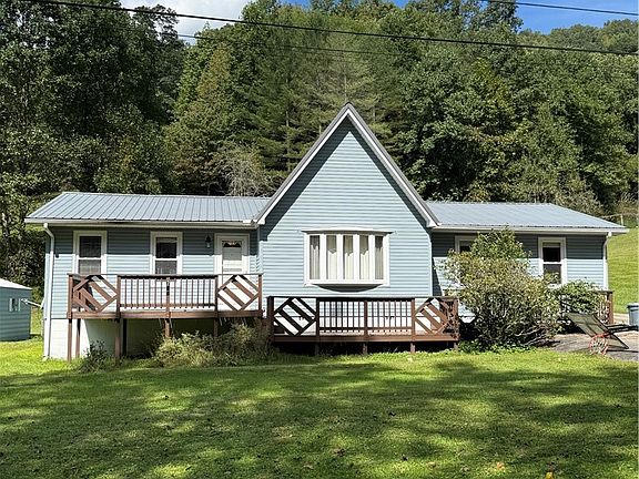 4th image of 779 Bear Wallow Rd