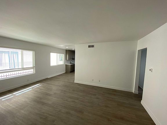 4th image of 3720 Watseka Ave #6