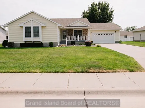 4011 Sacramento Cir, Grand Island, NE 68803