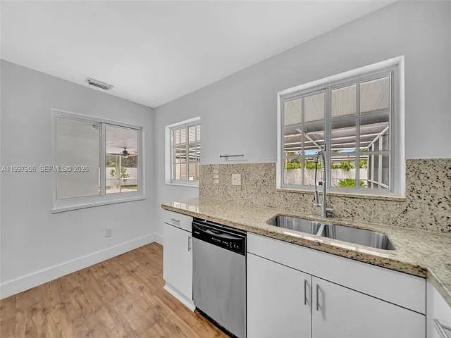 15010 NE 7th Ave — Photo 4
