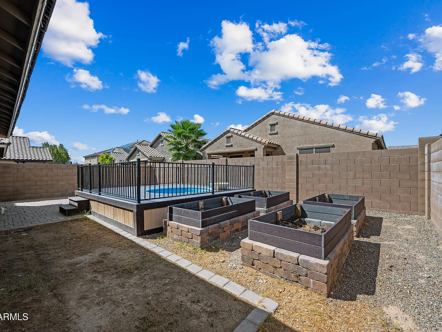 4 bed, 2.5 bath, 2105 sqft, $2,095 — Photo 3