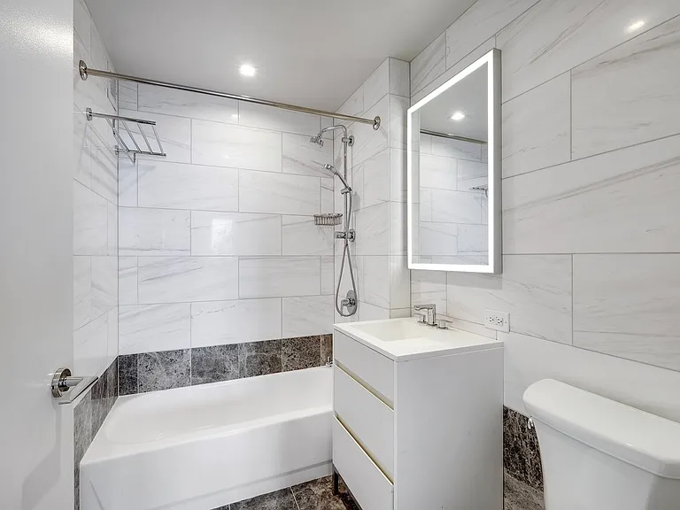 1 Columbus Pl #N7C — Photo 11