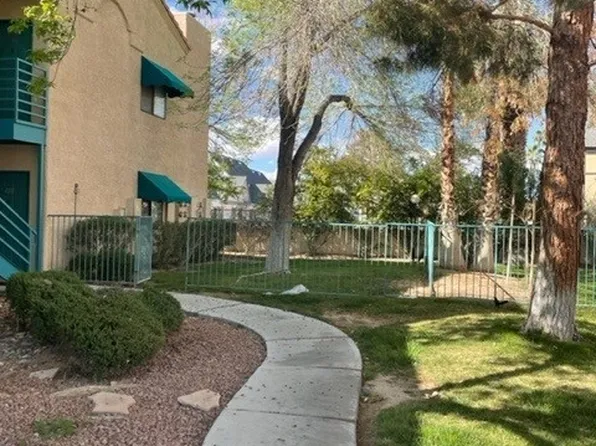 2140 Pinetop Ln Unit 106, Las Vegas, NV 89119
