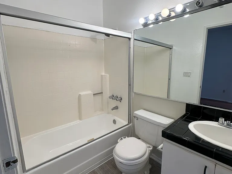Bedroom 2 Bathroom