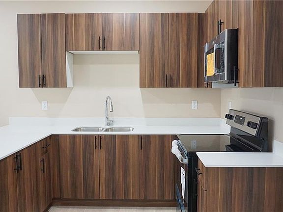 5th image of 2918 W Kenwood St #2