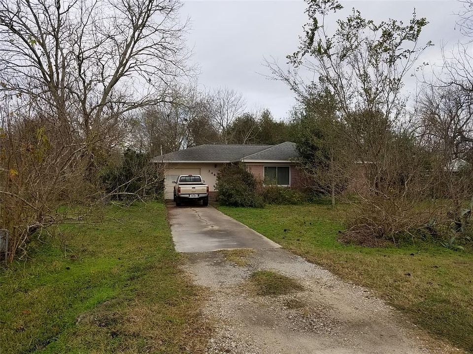 1st image of 2484 Stadium Dr