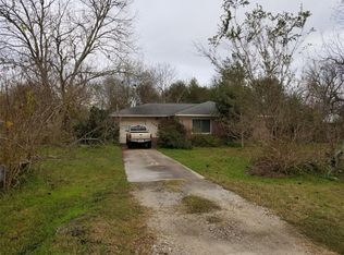 2484 Stadium Dr, Alvin, TX 77511