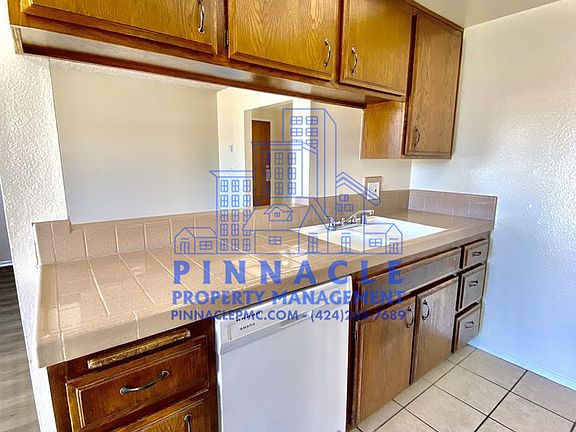 4th image of 1240 S Centre St