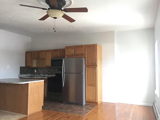 Rented by City Connections Realty | media 16