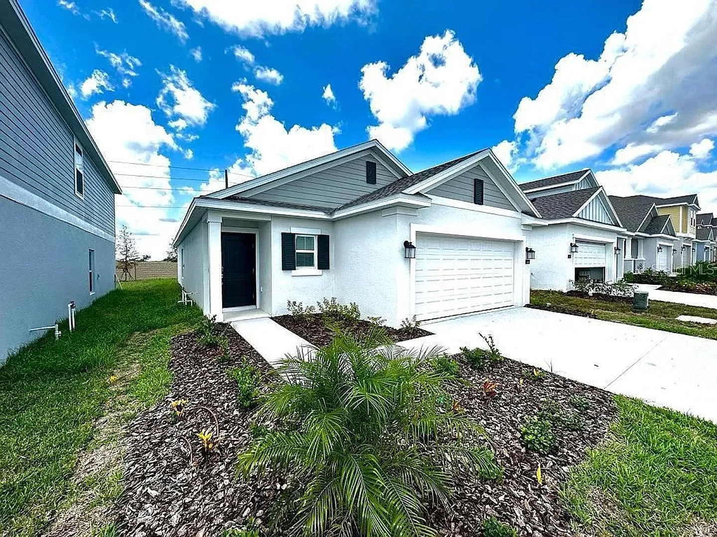 3 bed, 2.0 bath, 1461 sqft, $1,900 — Photo 2