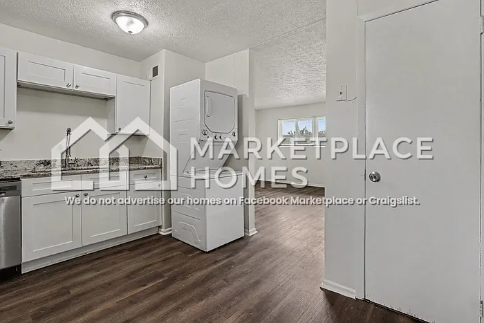 412 Todd St SE #D — Photo 7