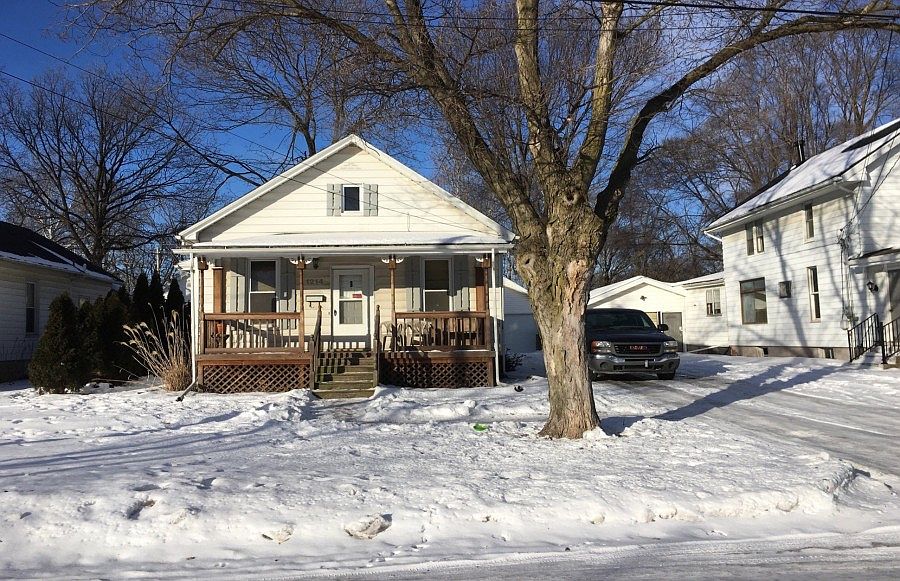 1st image of 1214 N Roosevelt Ave