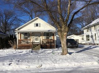 1214 N Roosevelt Ave, Bloomington, IL 61701
