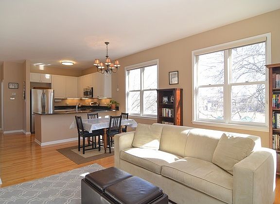 3rd image of 1048 W Lill Ave