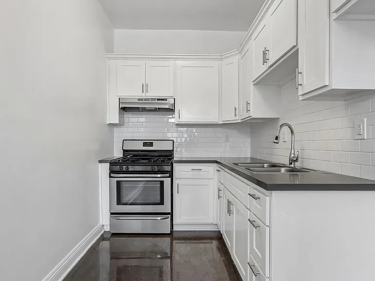 St. Germaine Apartments — Photo 14