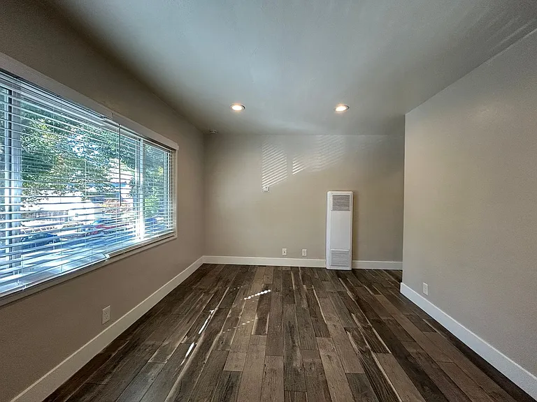 2713 and 2721 T Street, Sacramento — Photo 23