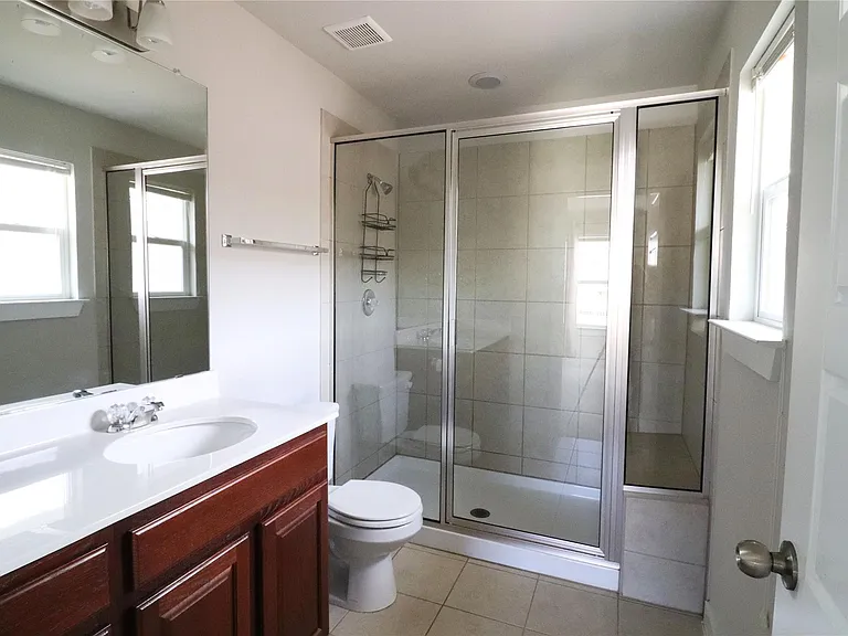 5301 Ingersoll Ln — Photo 8