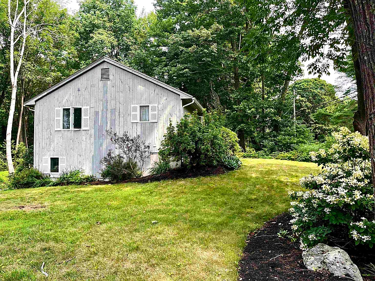 66 Woodland Rd — Photo 4