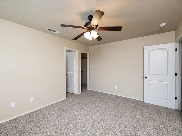 365 Orbit Dr — Photo 12