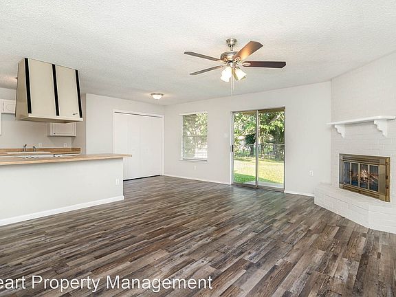 5th image of 700 Admiralty Way